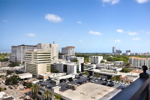 Condo in Coral Gables, Florida, 2 bedrooms  № 2066669 - photo 7