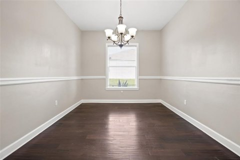 House in Spring Hill, Florida 5 bedrooms, 236.99 sq.m. № 2227667 - photo 13