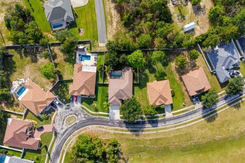 House in Spring Hill, Florida 5 bedrooms, 236.99 sq.m. № 2227667 - photo 5