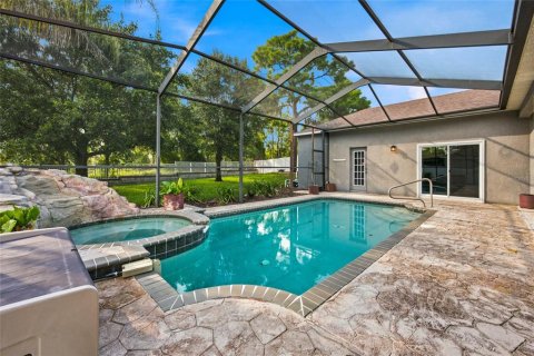House in Spring Hill, Florida 5 bedrooms, 236.99 sq.m. № 2227667 - photo 21