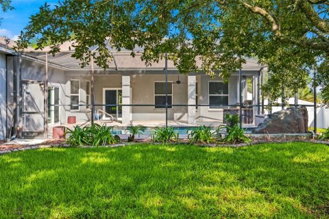 House in Spring Hill, Florida 5 bedrooms, 236.99 sq.m. № 2227667 - photo 11