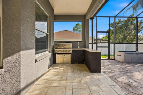 House in Spring Hill, Florida 5 bedrooms, 236.99 sq.m. № 2227667 - photo 10