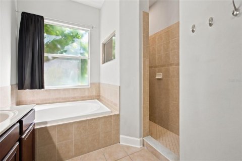 House in Spring Hill, Florida 5 bedrooms, 236.99 sq.m. № 2227667 - photo 24