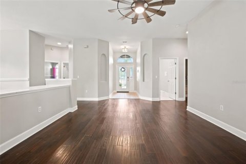House in Spring Hill, Florida 5 bedrooms, 236.99 sq.m. № 2227667 - photo 9