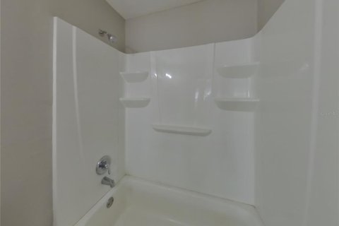 Casa en alquiler en Tampa, Florida, 3 dormitorios, 102.56 m2 № 1901681 - foto 15