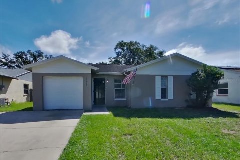 Casa en alquiler en Tampa, Florida, 3 dormitorios, 102.56 m2 № 1901681 - foto 1