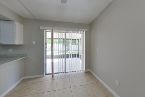 Casa en alquiler en Tampa, Florida, 3 dormitorios, 102.56 m2 № 1901681 - foto 4
