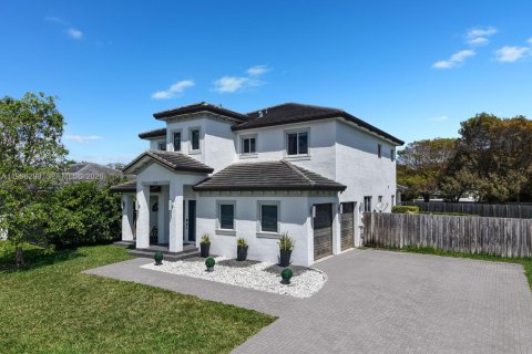 Casa en venta en Cutler Bay, Florida, 4 dormitorios, 286.88 m2 № 2058294 - foto 3