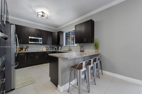 Casa en venta en Cutler Bay, Florida, 4 dormitorios, 286.88 m2 № 2058294 - foto 14