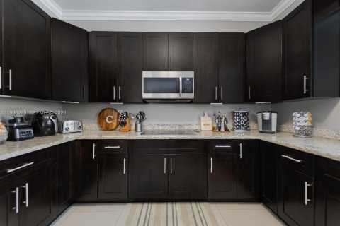 Casa en venta en Cutler Bay, Florida, 4 dormitorios, 286.88 m2 № 2058294 - foto 13