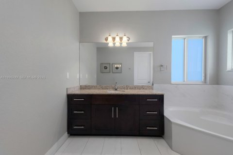 Casa en venta en Cutler Bay, Florida, 4 dormitorios, 286.88 m2 № 2058294 - foto 28