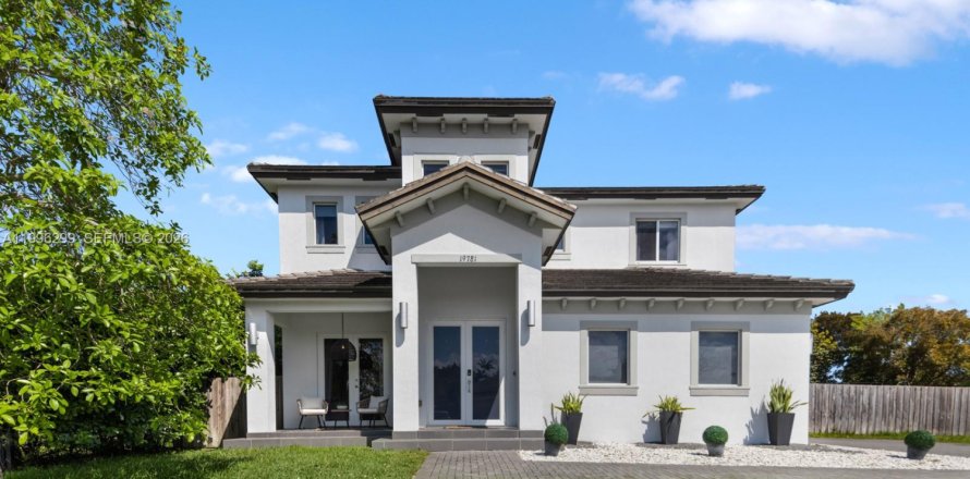 Casa en Cutler Bay, Florida 4 dormitorios, 286.88 m2 № 2058294