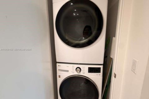 Снять в аренду кондоминиум в Бэл-Харбор, Флорида 2 спальни, № 2024747 - фото 24