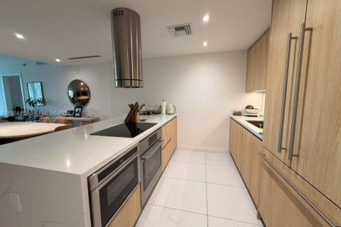 Снять в аренду кондоминиум в Бэл-Харбор, Флорида 2 спальни, № 2024747 - фото 17