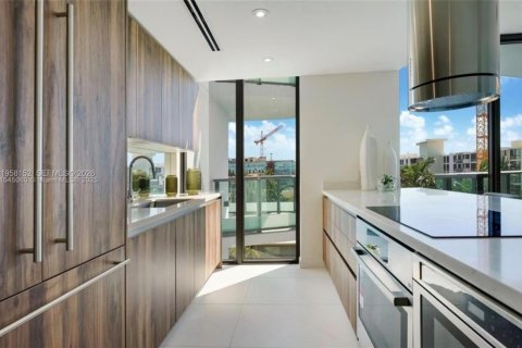 Снять в аренду кондоминиум в Бэл-Харбор, Флорида 2 спальни, № 2024747 - фото 3