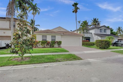 House in Plantation, Florida 3 bedrooms, 162.76 sq.m. № 1713347 - photo 3