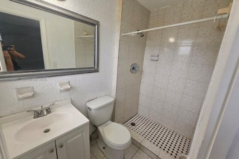 Villa ou maison à vendre à Lauderhill, Floride: 5 chambres, 132.85 m2 № 2390178 - photo 13