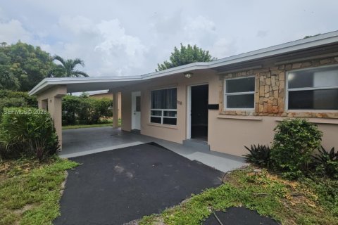 Villa ou maison à vendre à Lauderhill, Floride: 5 chambres, 132.85 m2 № 2390178 - photo 3