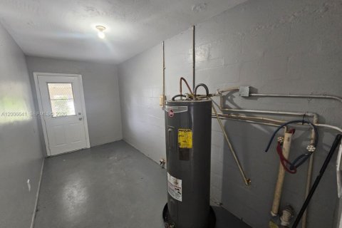 Villa ou maison à vendre à Lauderhill, Floride: 5 chambres, 132.85 m2 № 2390178 - photo 20