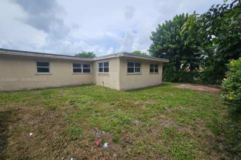 Villa ou maison à vendre à Lauderhill, Floride: 5 chambres, 132.85 m2 № 2390178 - photo 29