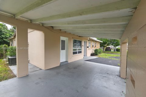 Villa ou maison à vendre à Lauderhill, Floride: 5 chambres, 132.85 m2 № 2390178 - photo 27