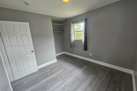 Villa ou maison à vendre à Lauderhill, Floride: 5 chambres, 132.85 m2 № 2390178 - photo 17