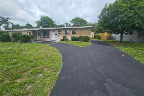 Villa ou maison à vendre à Lauderhill, Floride: 5 chambres, 132.85 m2 № 2390178 - photo 25