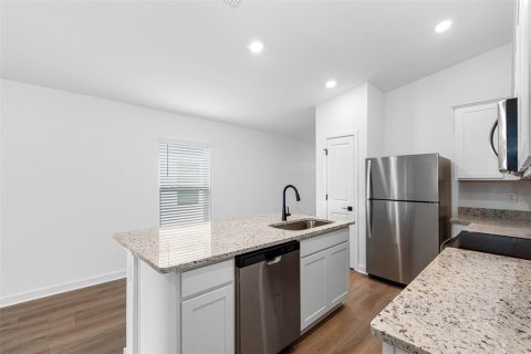 Villa ou maison à louer à Lakeland, Floride: 4 chambres, 184.04 m2 № 2306784 - photo 3