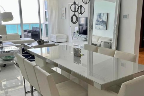 Снять в аренду кондоминиум в Санни-Айлс-Бич, Флорида 2 спальни, 152.64м2, № 1939550 - фото 8