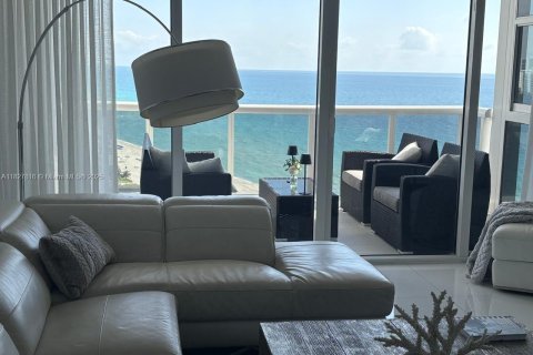 Снять в аренду кондоминиум в Санни-Айлс-Бич, Флорида 2 спальни, 152.64м2, № 1939550 - фото 4