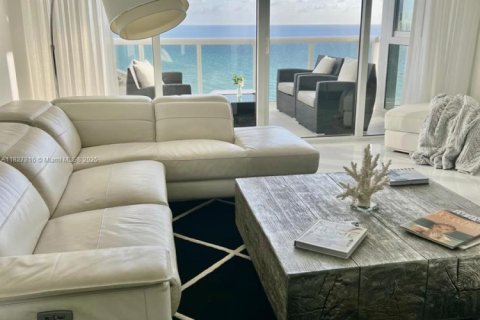Снять в аренду кондоминиум в Санни-Айлс-Бич, Флорида 2 спальни, 152.64м2, № 1939550 - фото 5