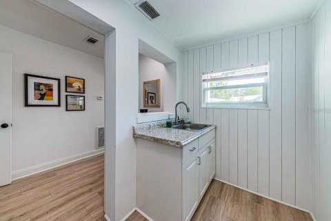 Villa ou maison à louer à Clearwater, Floride: 1 chambre, 82.13 m2 № 2426859 - photo 18