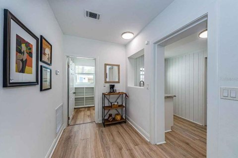 Villa ou maison à louer à Clearwater, Floride: 1 chambre, 82.13 m2 № 2426859 - photo 12