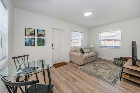 Villa ou maison à louer à Clearwater, Floride: 1 chambre, 82.13 m2 № 2426859 - photo 11