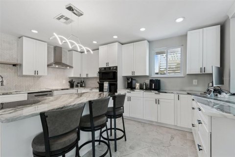 Casa en venta en Clearwater, Florida, 4 dormitorios, 160.07 m2 № 2211316 - foto 19