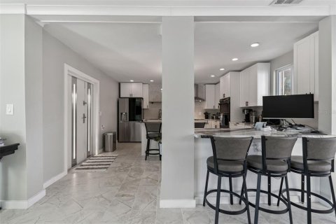 Casa en venta en Clearwater, Florida, 4 dormitorios, 160.07 m2 № 2211316 - foto 24