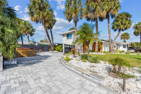 Casa en venta en Clearwater, Florida, 4 dormitorios, 160.07 m2 № 2211316 - foto 5