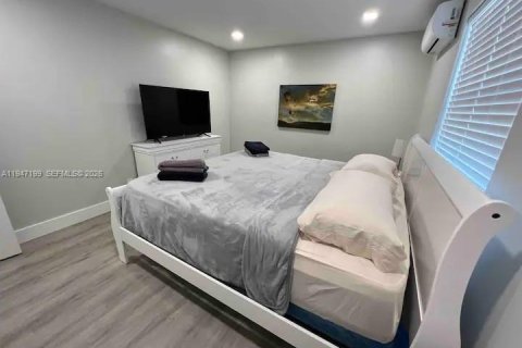 House in Hollywood, Florida 1 bedroom, 83.61 sq.m. № 2003306 - photo 14