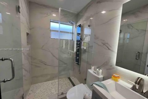 House in Hollywood, Florida 1 bedroom, 83.61 sq.m. № 2003306 - photo 21