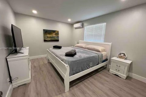 House in Hollywood, Florida 1 bedroom, 83.61 sq.m. № 2003306 - photo 15