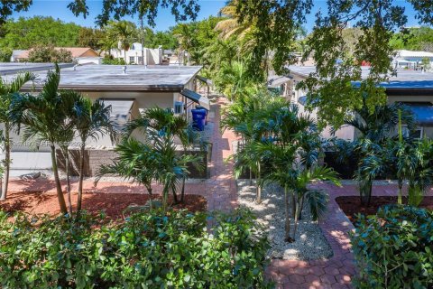 House in Hollywood, Florida 1 bedroom, 83.61 sq.m. № 2003306