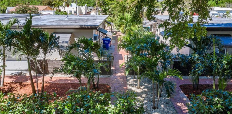 House in Hollywood, Florida 1 bedroom, 83.61 sq.m. № 2003306