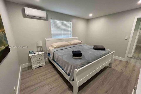 House in Hollywood, Florida 1 bedroom, 83.61 sq.m. № 2003306 - photo 13