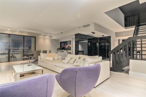 Condominio en alquiler en Aventura, Florida, 4 dormitorios, 329.15 m2 № 1965096 - foto 3