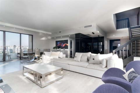 Condominio en Aventura, Florida, 4 dormitorios  № 1965096