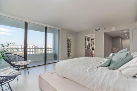 Condominio en alquiler en Aventura, Florida, 4 dormitorios, 329.15 m2 № 1965096 - foto 15