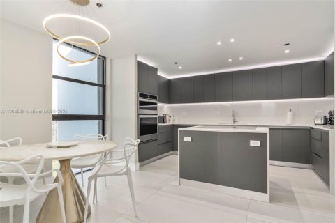 Condominio en alquiler en Aventura, Florida, 4 dormitorios, 329.15 m2 № 1965096 - foto 10