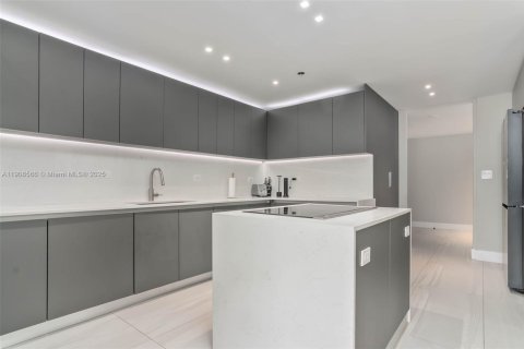 Condominio en alquiler en Aventura, Florida, 4 dormitorios, 329.15 m2 № 1965096 - foto 11