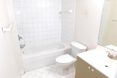 Condo in West Palm Beach, Florida, 2 bedrooms  № 2169669 - photo 10