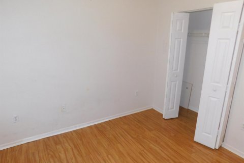 Condo in West Palm Beach, Florida, 2 bedrooms  № 2169669 - photo 7